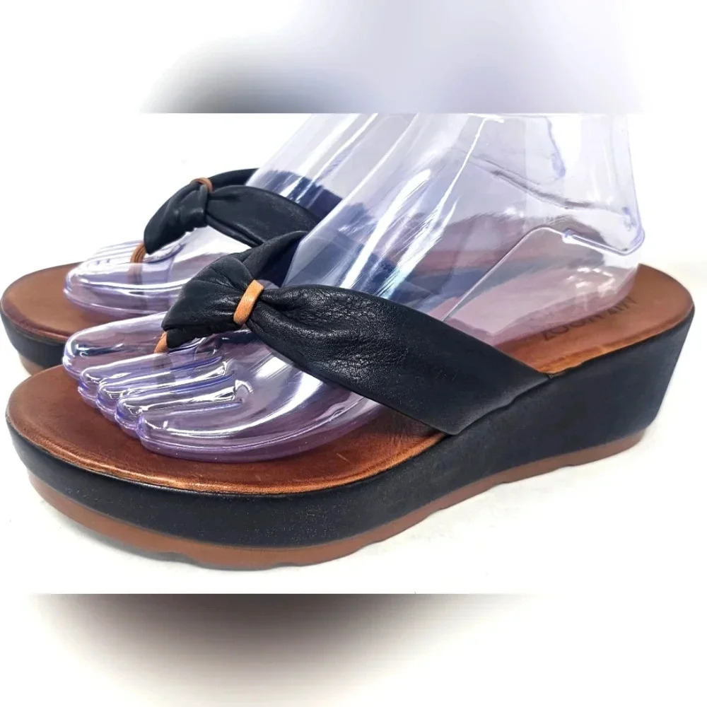 Miz Mooz Inuovo Leather Thong Sandals Black Wedge Heel Size EUR 41 US 9.5-10
